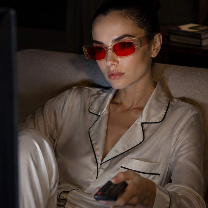 Publicación de Instagram VIZOOR: lentes rojos en casa
